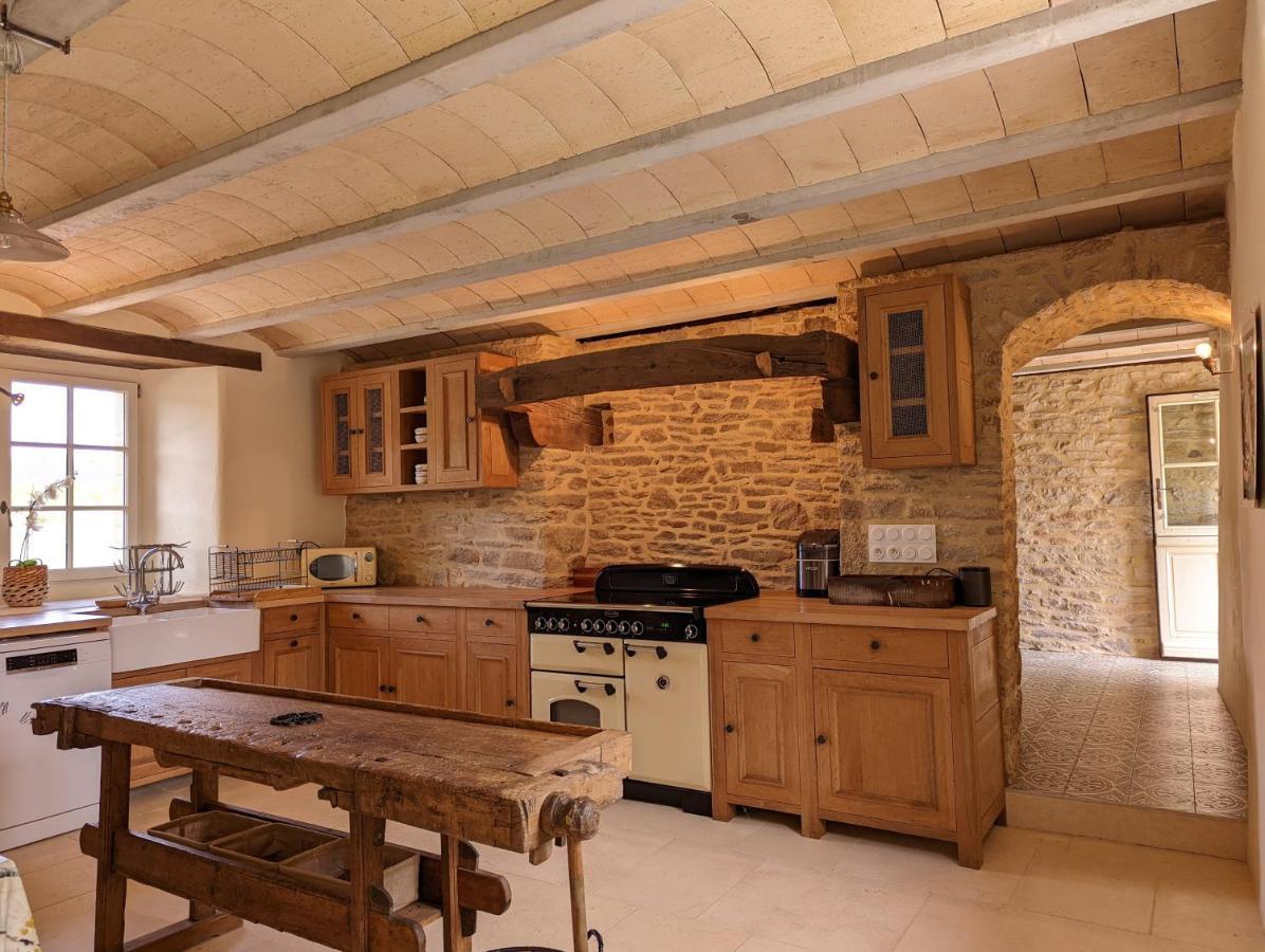 Maison Typique Bretonne Avec Toit De Chaume Camors Exterior photo